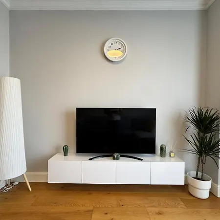 Apartment новая стильная у площади таксим, панорамная терраса на крыше *